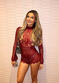 Holly Mitchell (Instagram)